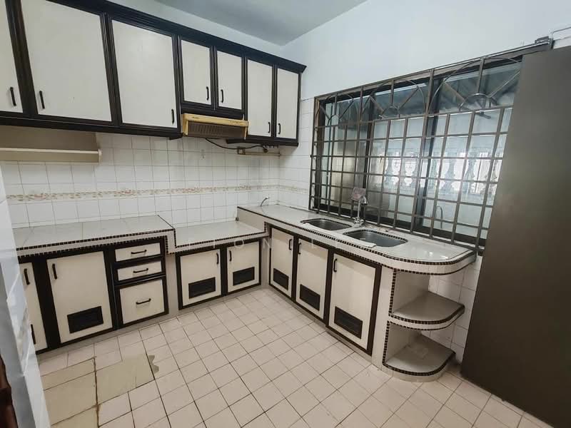 2-storey Terraced House for Sale in Tampoi (Johor) - Fion Lee - Kitchen - PropertyGuru.com.my