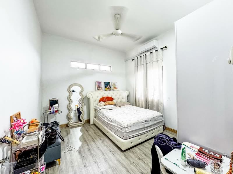 Bungalow for Sale in Kampung Jalan Kebun (Shah Alam) - Fauzi Abdullah - Bedroom - PropertyGuru.com.my