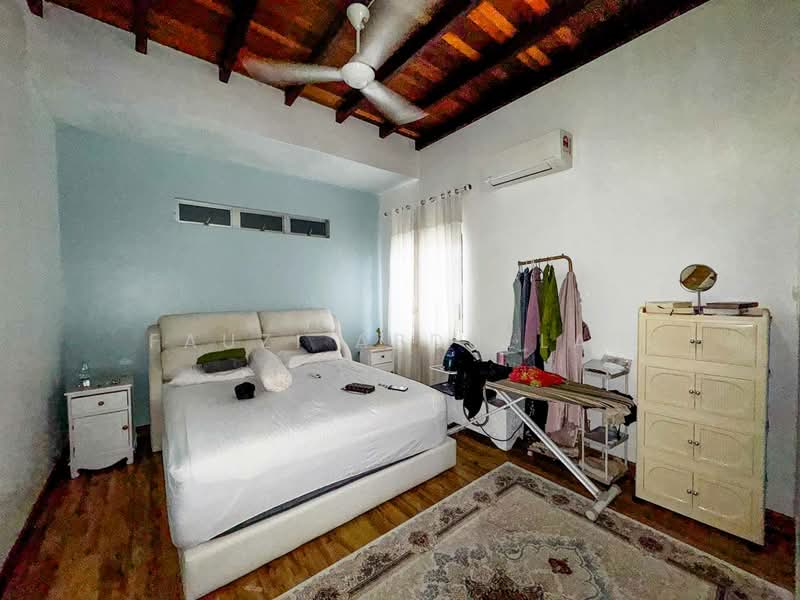 Bungalow for Sale in Kampung Jalan Kebun (Shah Alam) - Fauzi Abdullah - Bedroom - PropertyGuru.com.my