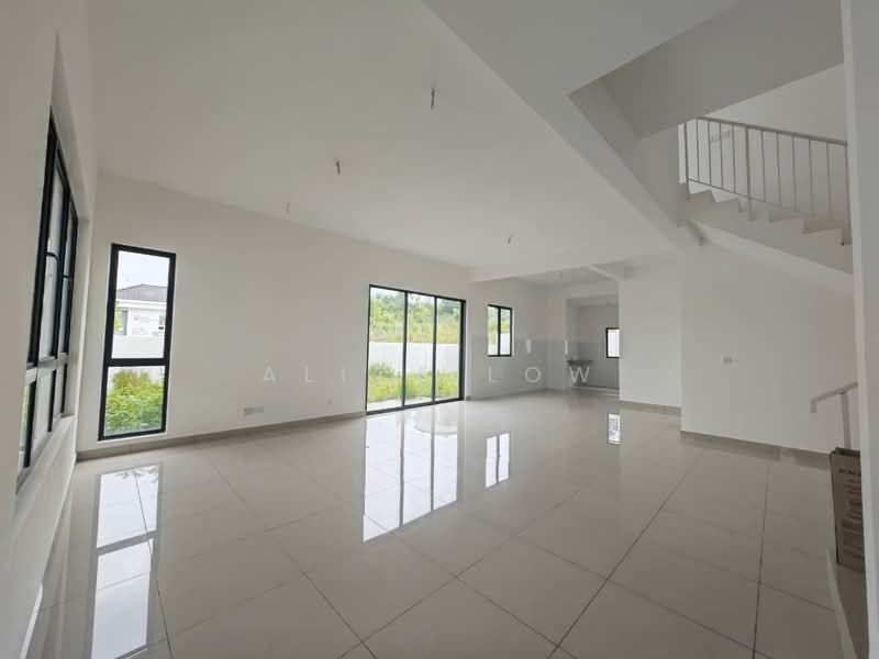 2-storey Terraced House for Sale in Rawang (Selangor) - Alice Low - Living Room - PropertyGuru.com.my