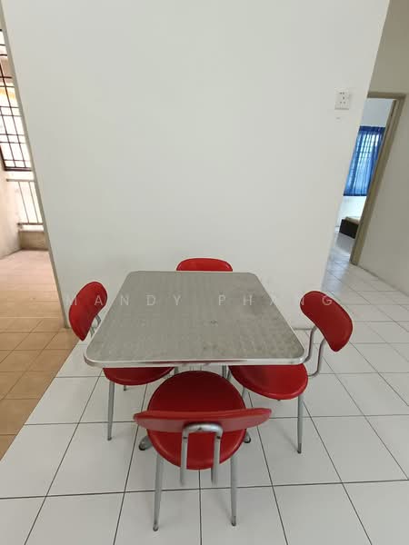 Pangsapuri untuk Disewa di Kings Height - Mandy Phang - Dining Room - PropertyGuru.com.my