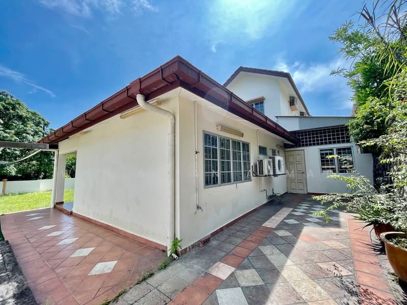 Rumah Berkembar untuk Dijual di Seksyen 9 (Shah Alam) - Wan Azlan Ahmad - Exterior - PropertyGuru.com.my