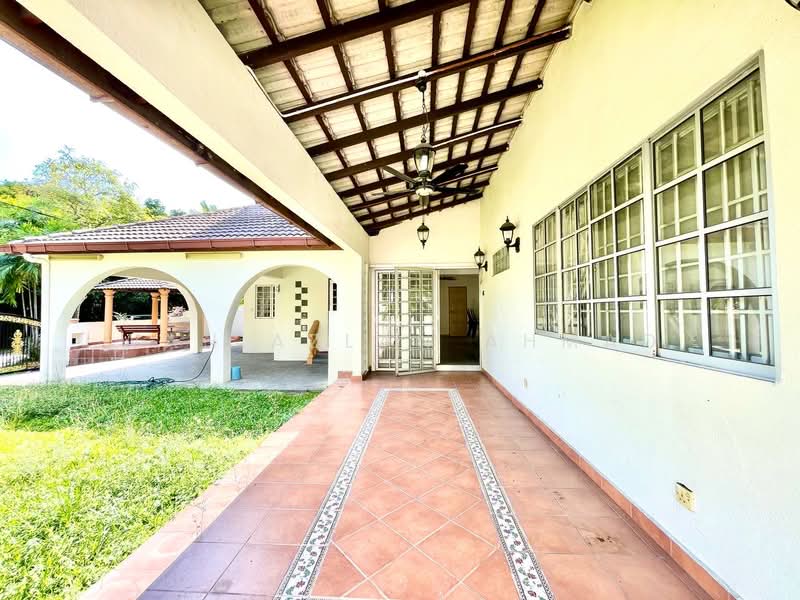 Rumah Berkembar untuk Dijual di Seksyen 9 (Shah Alam) - Wan Azlan Ahmad - Exterior - PropertyGuru.com.my