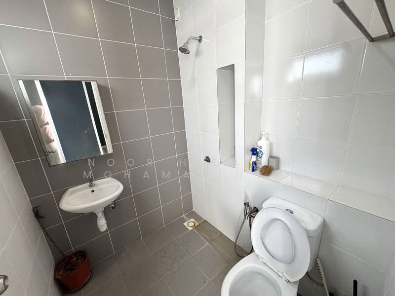 Rumah Teres 2 Tingkat untuk Dijual di Shah Alam (Selangor) - Noor Hidayah Mohamad Noor - Bathroom - PropertyGuru.com.my