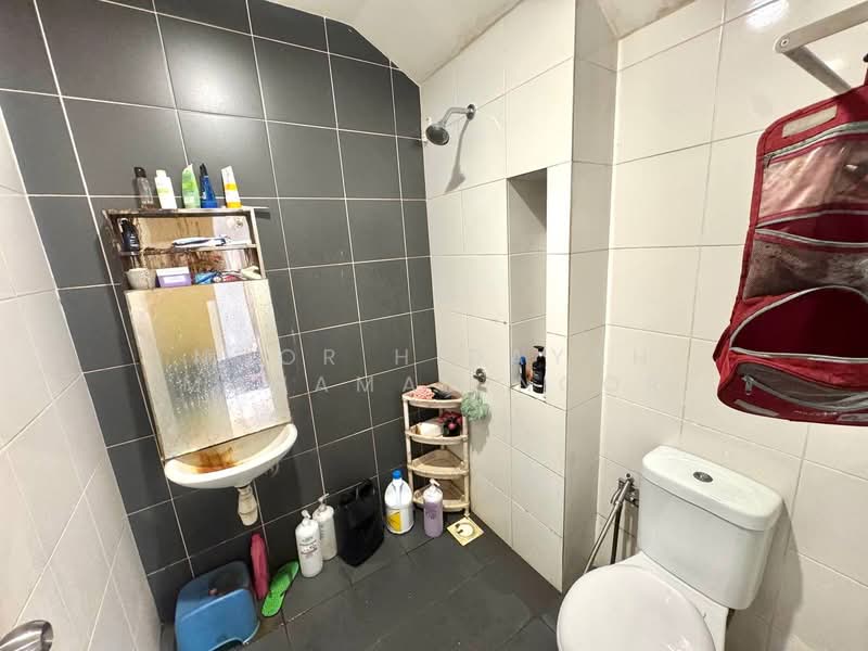Rumah Teres 2 Tingkat untuk Dijual di Shah Alam (Selangor) - Noor Hidayah Mohamad Noor - Bathroom - PropertyGuru.com.my