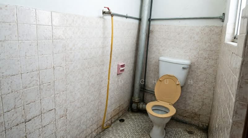 Shop for Rent in George Town (Penang) - Desmond Chuah - Bathroom - PropertyGuru.com.my