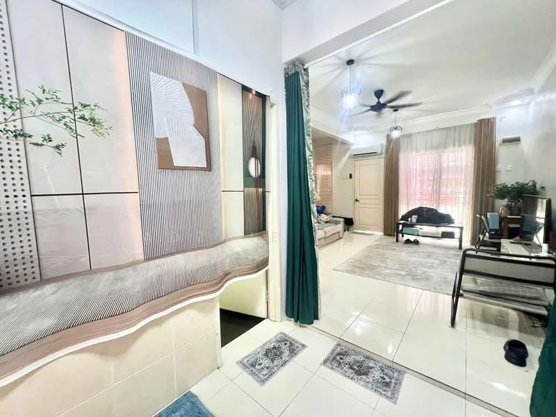 2-storey Terraced House for Sale in Bandar Saujana Putra (Tanjong Duabelas) - Nadzmie Nasir - Living Room - PropertyGuru.com.my