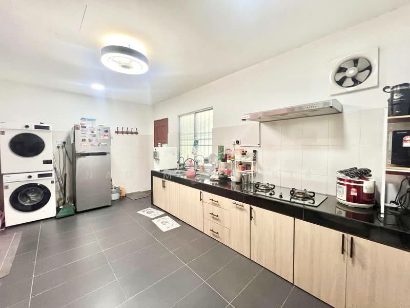 2-storey Terraced House for Sale in Bandar Saujana Putra (Tanjong Duabelas) - Nadzmie Nasir - Kitchen - PropertyGuru.com.my