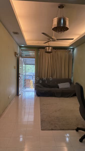 Townhouse for Sale in Sungai Buloh (Selangor) - Mohd Nazri Alias - Living Room - PropertyGuru.com.my