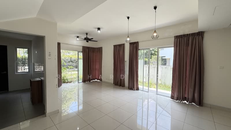2-storey Terraced House for Sale in Bandar Tropicana Aman (Telok Panglima Garang) - Richard Low - Living Room - PropertyGuru.com.my