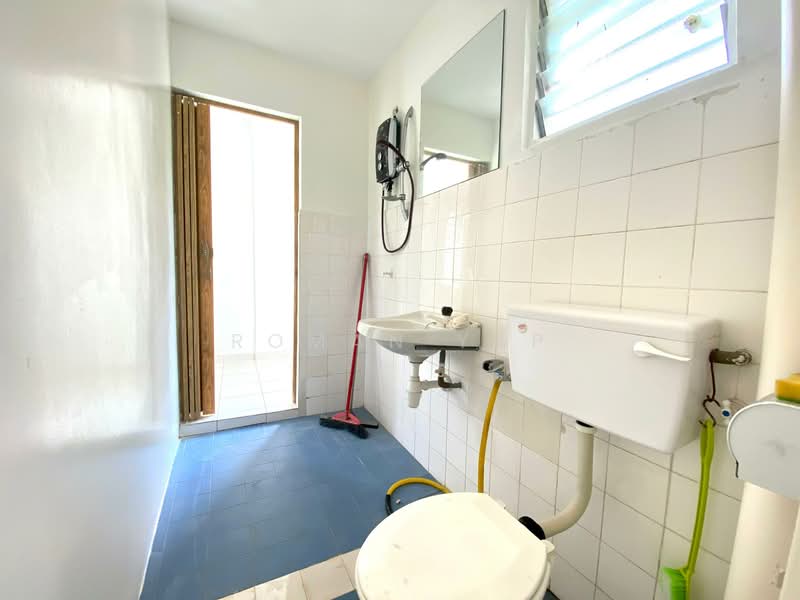Rumah Teres untuk Dijual di Bandar Country Homes (Rawang) - Roman Yap - PropertyGuru.com.my