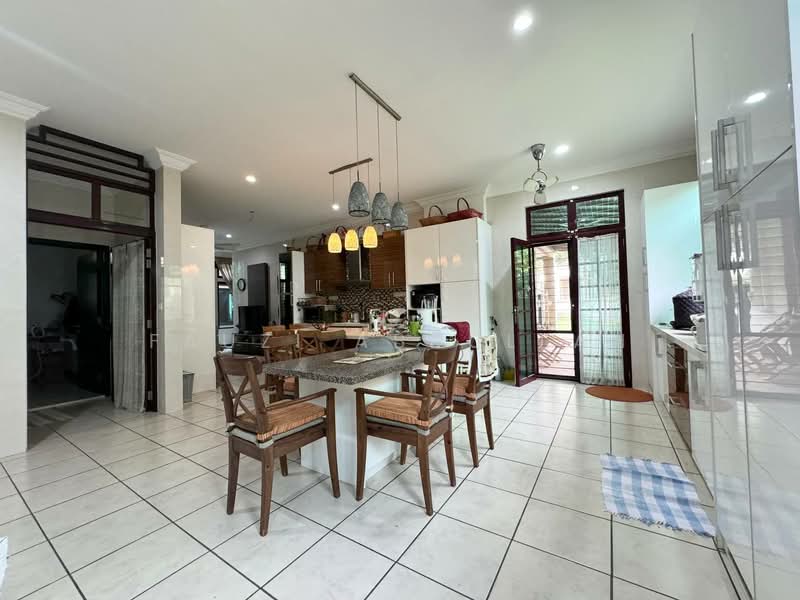 Semi-Detached House for Sale in Bukit Jelutong (Shah Alam) - Fauzi Abdullah - Kitchen - PropertyGuru.com.my