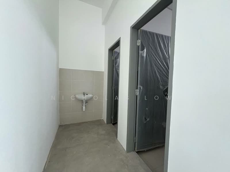 Kedai untuk Disewa di Gelang Patah (Johor) - Nicholas Low - Bathroom - PropertyGuru.com.my