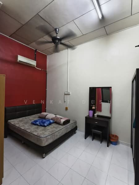 1-storey Terraced House for Sale in Taman Melodi (Kluang) - Venkat Desh - Bedroom - PropertyGuru.com.my