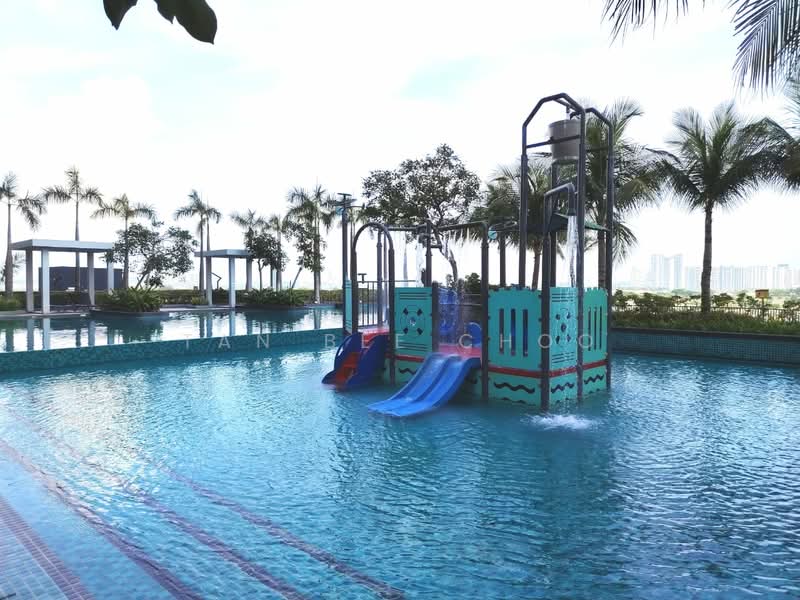 Servis Apartment untuk Disewa di SkyLake Residence - Tan Bee Choo - Pool - PropertyGuru.com.my