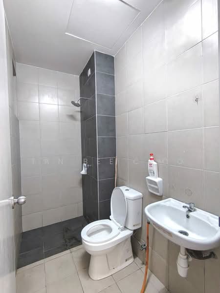 Servis Apartment untuk Disewa di SkyLake Residence - Tan Bee Choo - Bathroom - PropertyGuru.com.my