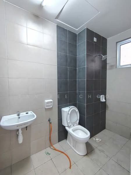 Servis Apartment untuk Disewa di SkyLake Residence - Tan Bee Choo - Bathroom - PropertyGuru.com.my