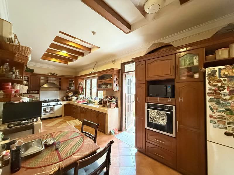 Rumah Banglo untuk Dijual di Seksyen 11 (Petaling Jaya) - Fauzi Abdullah - Kitchen - PropertyGuru.com.my