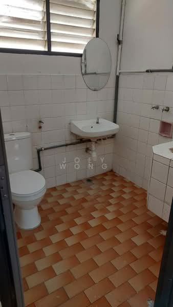 Rumah Teres 2 Tingkat untuk Disewa di SS1 (Petaling Jaya) - Joey Wong - Bathroom - PropertyGuru.com.my