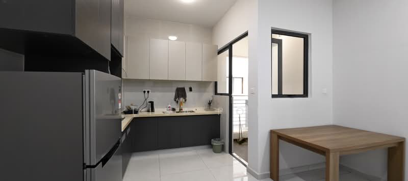 Condominium for Rent at Kings Bay @ Country Garden Danga Bay - Lisa Pon - Kitchen - PropertyGuru.com.my