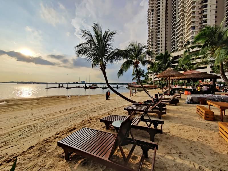 Kondominium untuk Dijual di Kings Bay @ Country Garden Danga Bay - Real Chew - Exterior - PropertyGuru.com.my