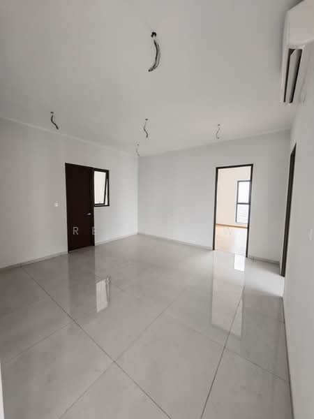 Kondominium untuk Dijual di Kings Bay @ Country Garden Danga Bay - Real Chew - Interior - PropertyGuru.com.my