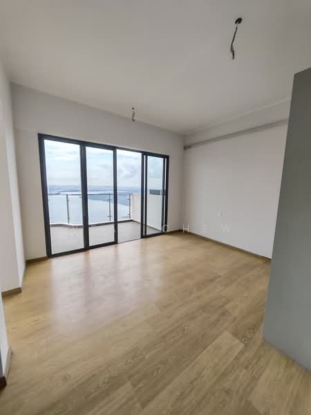 Kondominium untuk Dijual di Kings Bay @ Country Garden Danga Bay - Real Chew - Living Room - PropertyGuru.com.my