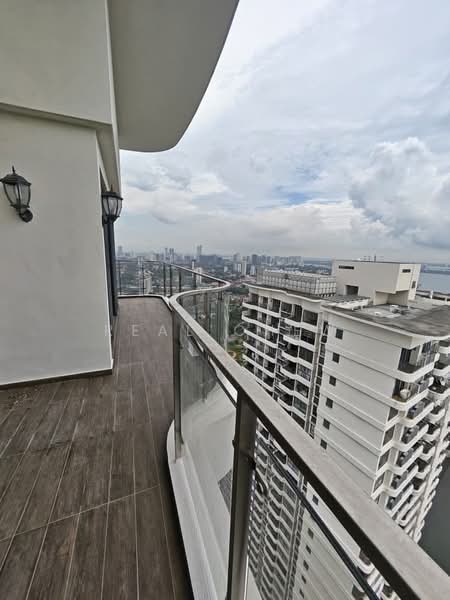 Kondominium untuk Dijual di Kings Bay @ Country Garden Danga Bay - Real Chew - Balcony - PropertyGuru.com.my