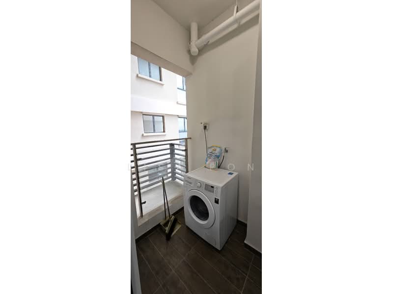 Condominium for Rent at Bay Point @ Country Garden Danga Bay - Lisa Pon - Balcony - PropertyGuru.com.my