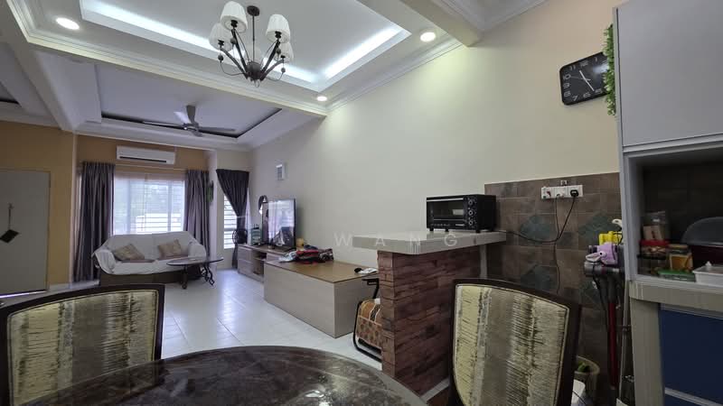 Rumah Teres 2-Tingkat untuk Dijual di Bandar Puncak Alam (Puncak Alam) - J J - Living Room - PropertyGuru.com.my