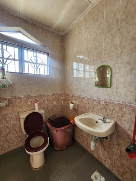 Rumah Teres 2 Tingkat untuk Dijual di Bukit Bandaraya (Shah Alam) - Syafiq Sharifudin - Bathroom - PropertyGuru.com.my