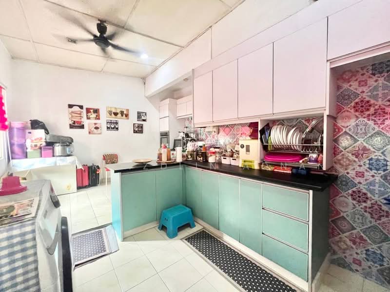 Rumah Teres 2 Tingkat untuk Dijual di Taman Sri Kenari (Kajang) - Nor Azdlin Adnan - Kitchen - PropertyGuru.com.my
