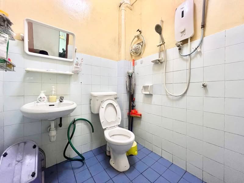 Rumah Teres 2 Tingkat untuk Dijual di Taman Sri Kenari (Kajang) - Nor Azdlin Adnan - Bathroom - PropertyGuru.com.my