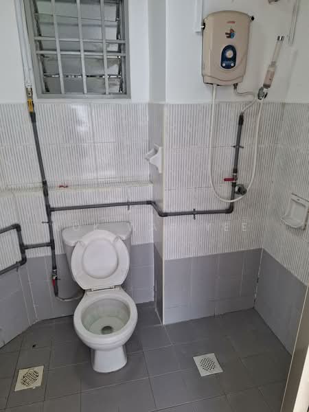 Kondominium untuk Disewa di Menara Menjalara - Kok Wah Yee - Bathroom - PropertyGuru.com.my