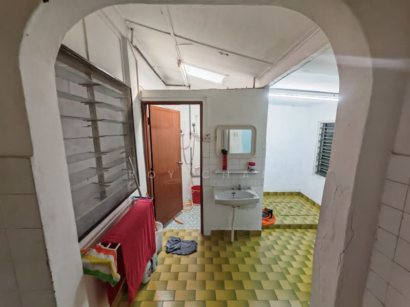 1-storey Terraced House for Sale in Taman Ungku Tun Aminah (Skudai) - Roy Chan - Bathroom - PropertyGuru.com.my