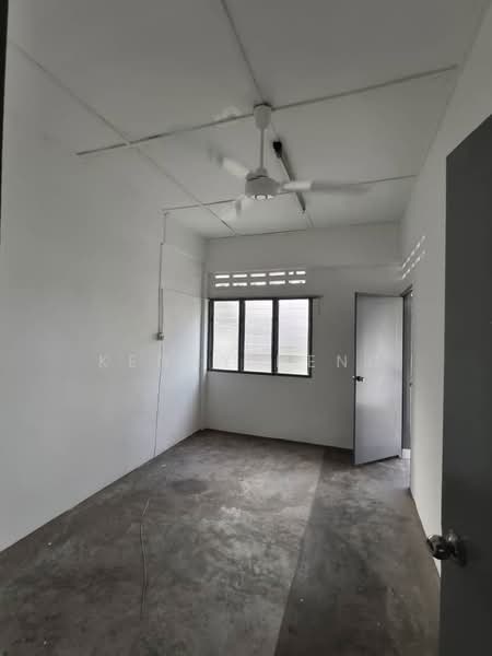 Kedai untuk Dijual di Taman Nam Tak (Kulai) - Kenny Heng - Interior - PropertyGuru.com.my