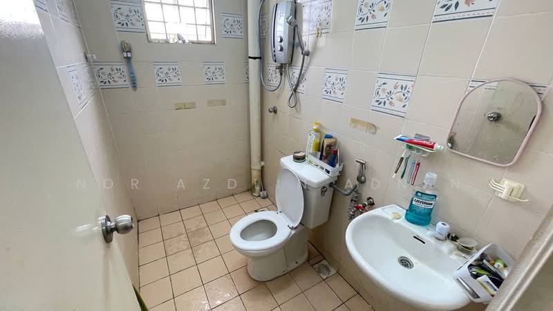2-storey Terraced House for Sale in Taman Minang Ria (Cheras) - Nor Azdlin Adnan - Bathroom - PropertyGuru.com.my