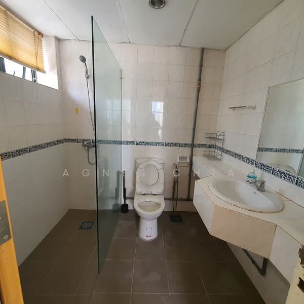 Kondominium untuk Dijual di Vista Damai - Agnes Chia - Master Bathroom - PropertyGuru.com.my