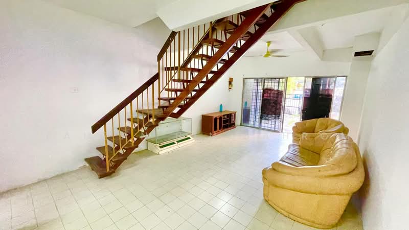 2-storey Terraced House for Sale in Batu Caves (Selangor) - Fauzan bin Sahrom - Living Room - PropertyGuru.com.my