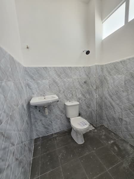 2-storey Terraced House for Sale in Kampung Cengal Lempong (Balok) - Mohammad Azizi - Bathroom - PropertyGuru.com.my