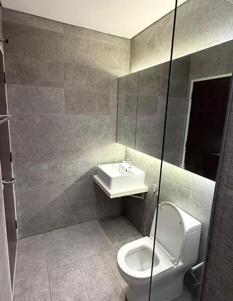 Servis Apartment untuk Disewa di The Birch - Wilson Chin - Bathroom - PropertyGuru.com.my