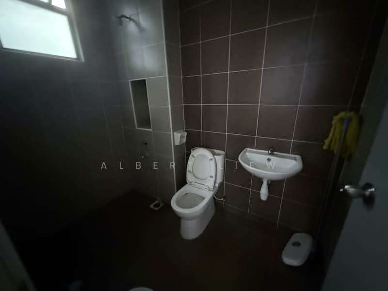 2-storey Terraced House for Sale in Grisek (Johor) - Albert Liew - Bathroom - PropertyGuru.com.my