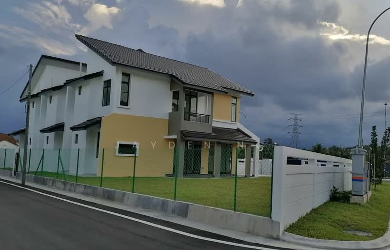 Rumah Teres 2 Tingkat untuk Dijual di Bandar Tiram (Ulu Tiram) - Jayden Ng - Exterior - PropertyGuru.com.my