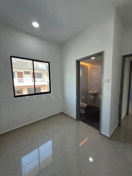 2-storey Terraced House for Sale in Taman Molek (Johor Bahru) - Kenny Heng - Interior - PropertyGuru.com.my