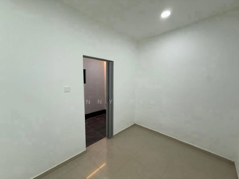 2-storey Terraced House for Sale in Taman Molek (Johor Bahru) - Kenny Heng - PropertyGuru.com.my