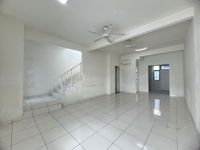 Rumah Teres untuk Dijual di Kota Masai (Pasir Gudang) - Darren Ho - Living Room - PropertyGuru.com.my