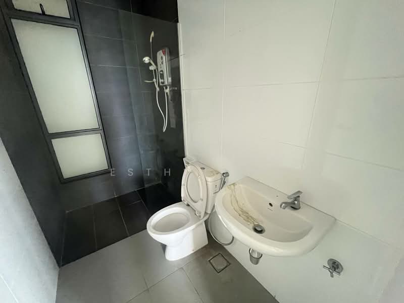 Servis Apartment untuk Dijual di Paramount Utropolis - Esther Ong - Bathroom - PropertyGuru.com.my