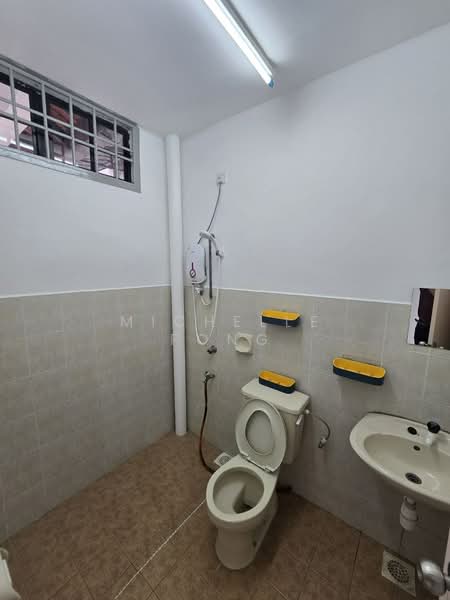 1-storey Terraced House for Rent in Taman Pelangi Indah (Ulu Tiram) - Michelle Fong - Bathroom - PropertyGuru.com.my