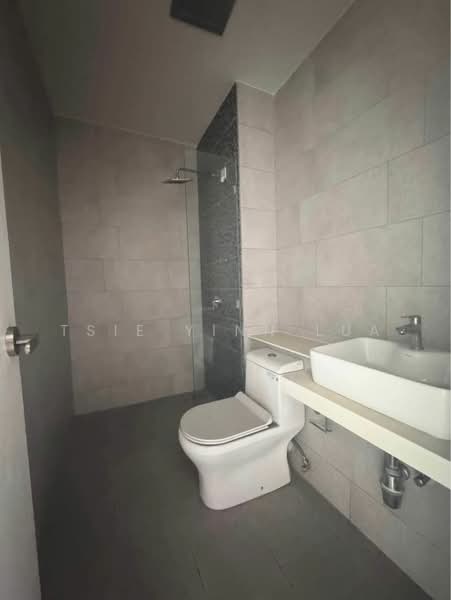 Servis Apartment untuk Dijual di The Shore - Tsie Yinn Lua - Bathroom - PropertyGuru.com.my