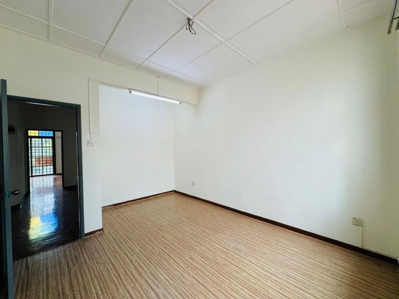 2-storey Terraced House for Sale in Taman Impian Emas (Skudai) - Susi Tjhang - Bedroom  - PropertyGuru.com.my